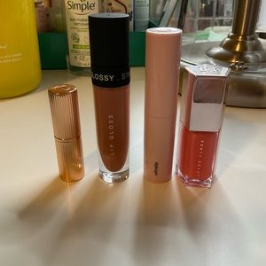 glossier villa, pillowtalk lipstick, dose of colors chai and fenty gloss
